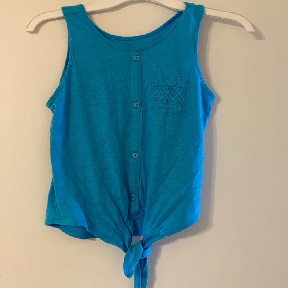 Tie front tank